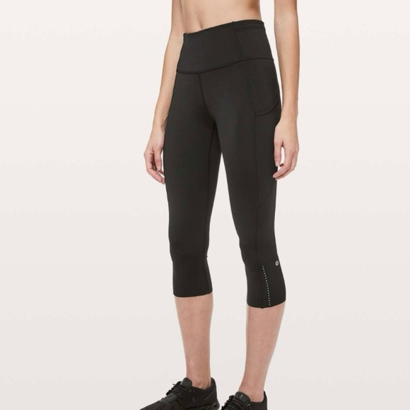 Lululemon 4 Fast Free Crop Nulux 19” black crops great pre owned reflector strip - Picture 1 of 13